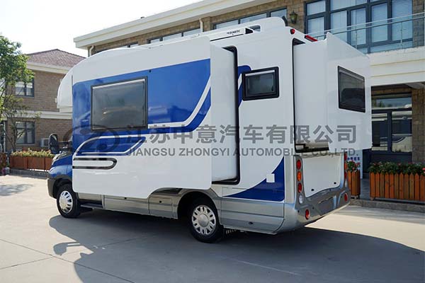 中意SZY5045XLJ进口自动挡双拓展依维柯C型房车